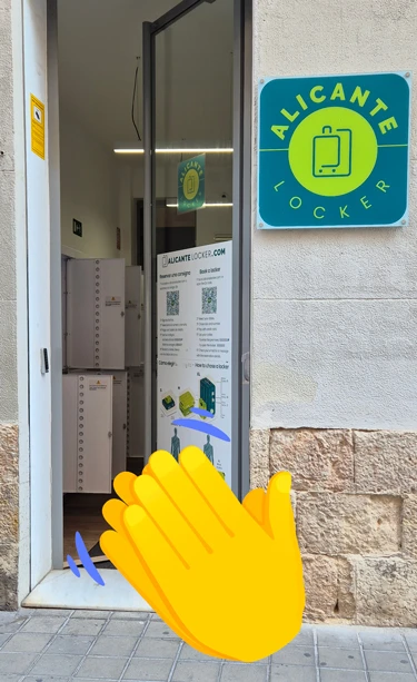 You have arrived. Now simply use your codes or book the lockers you need, store your luggage and enjoy Alicante